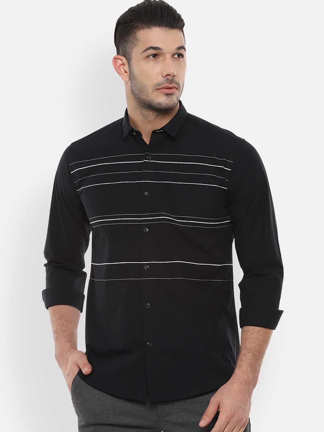 

V Dot Men Black & White Slim Fit Striped Casual Shirt