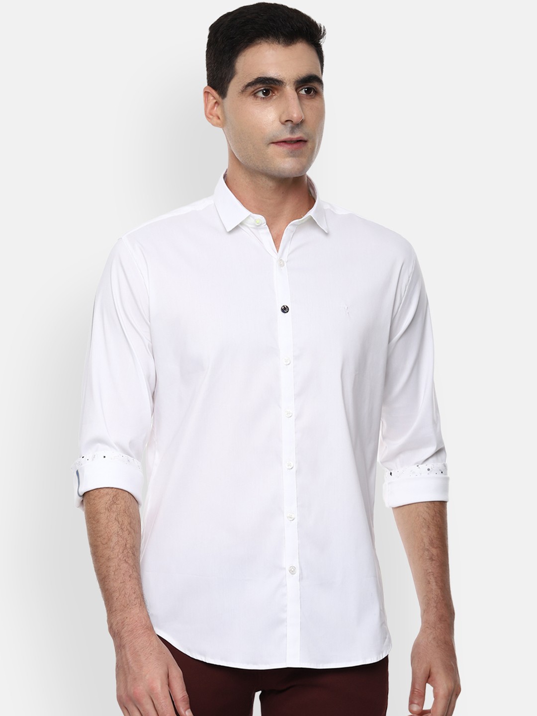 

V Dot Men White Slim Fit Solid Casual Shirt