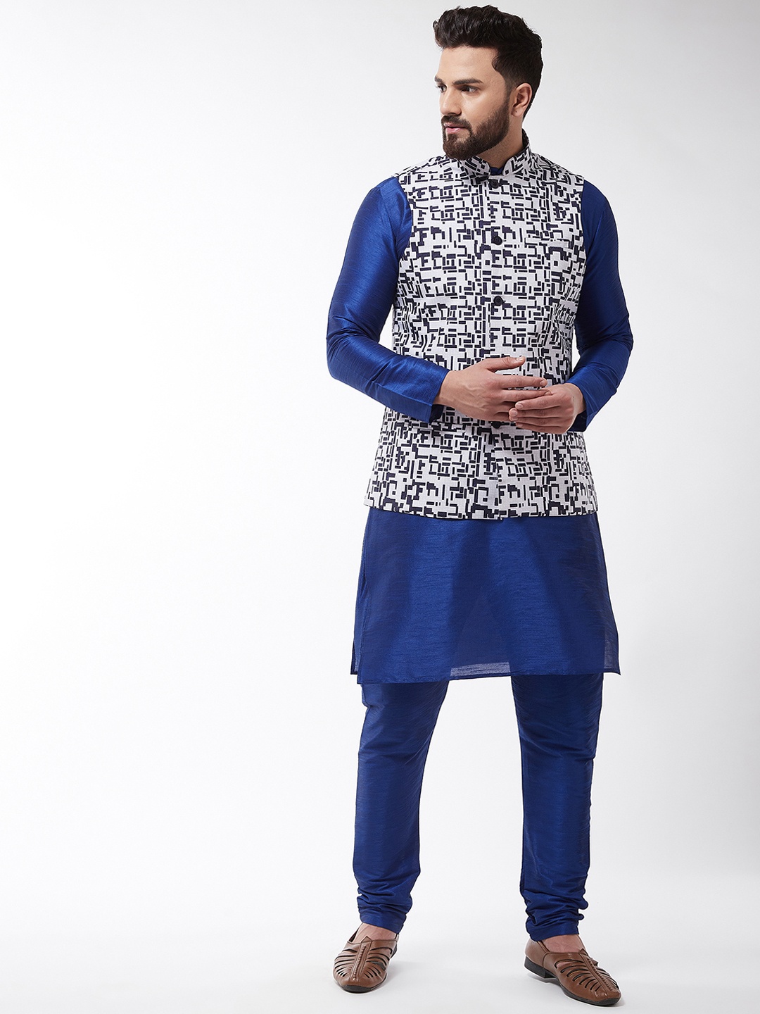 

SOJANYA Men Blue & White Printed Kurta with Churidar With Nehru Jacket
