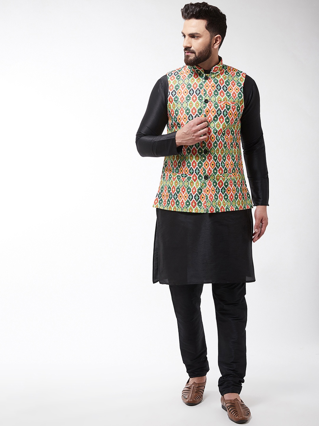 

SOJANYA Men Black & Green Kurta with Churidar & Printed Nehru Jacket