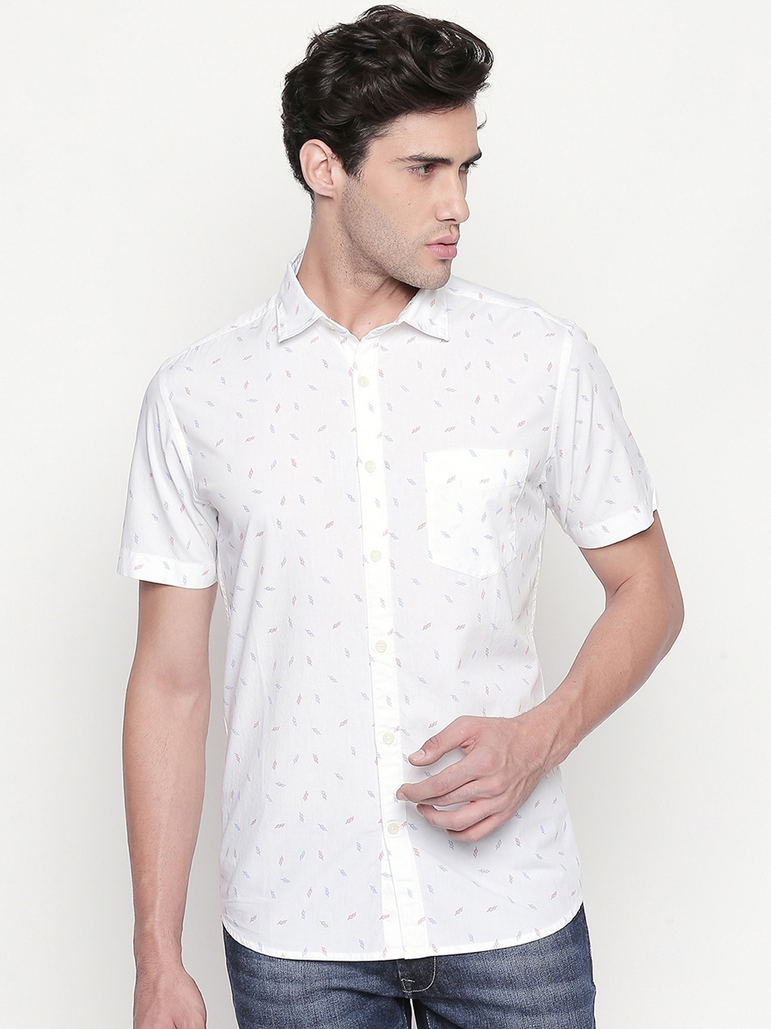 

BYFORD by Pantaloons Men White Regular Fit Printed Casual Shirt