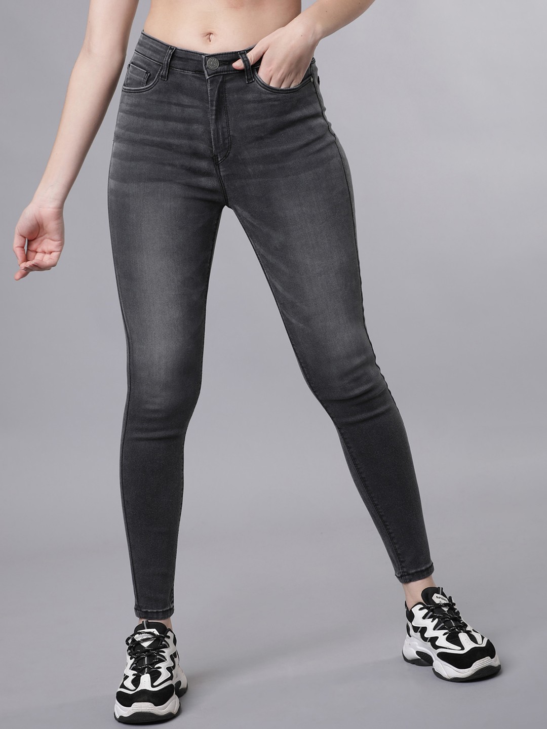 

Tokyo Talkies Women Charcoal Grey Skinny Fit Mid-Rise Clean Look Stretchable Jeans