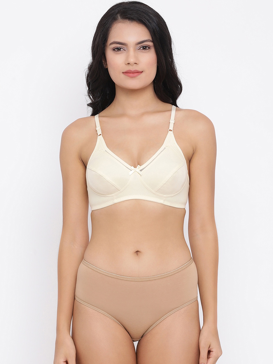 

Clovia Women Beige & Nude-Coloured Solid Lingerie Set COMBBP46832B