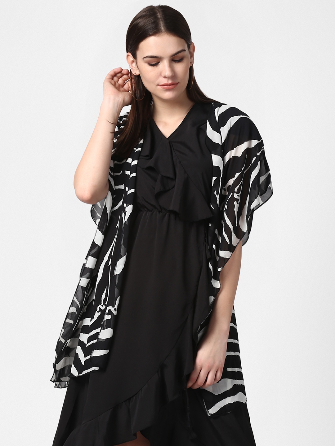 

StyleStone Women Black & White Georgette Printed Open Front Shrug