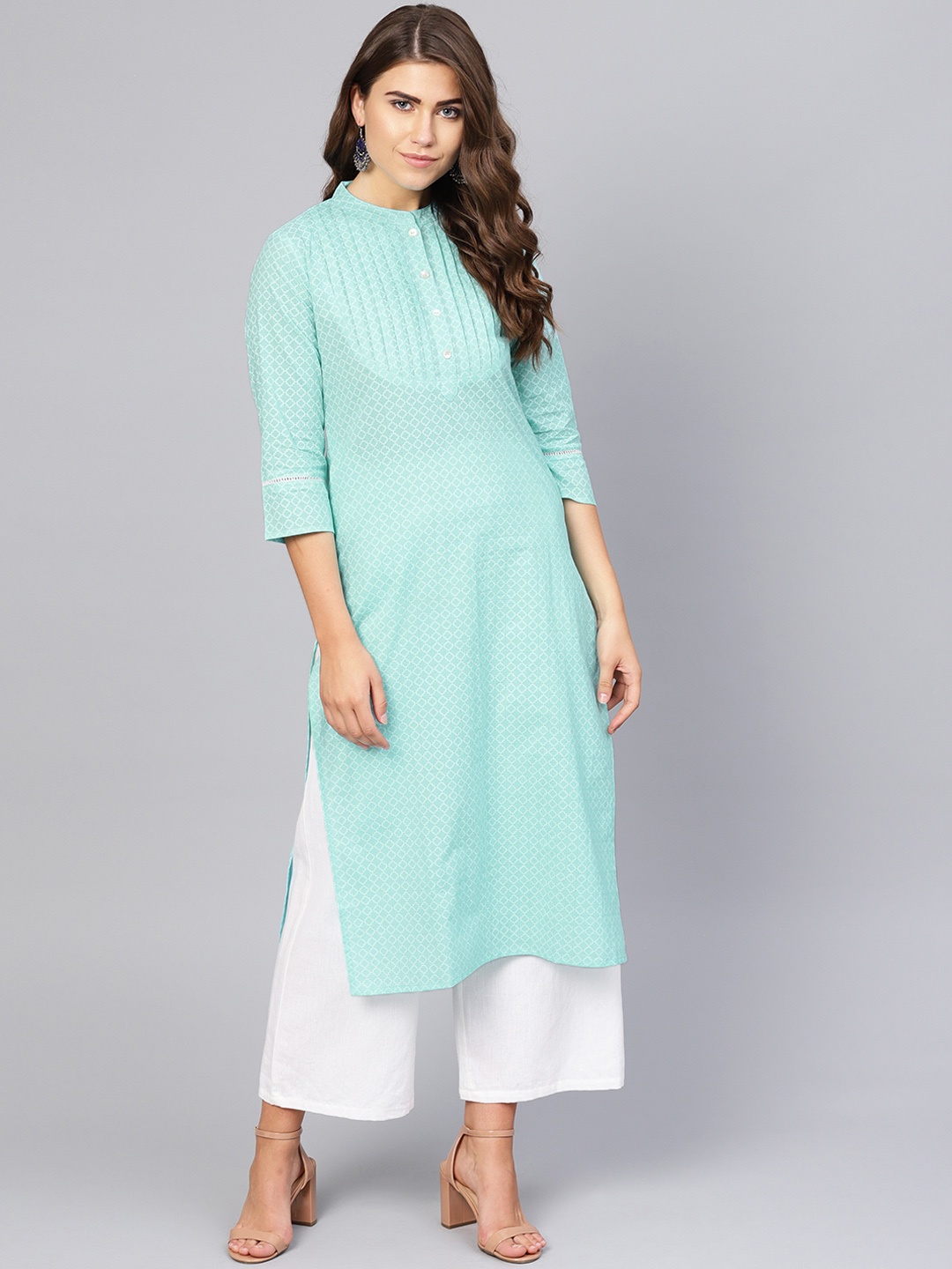 

Yuris Women Turquoise Blue & White Printed Straight Kurta