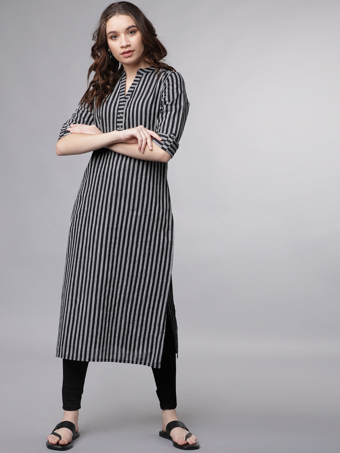 

Vishudh Women Black & Grey Striped Straight Kurta