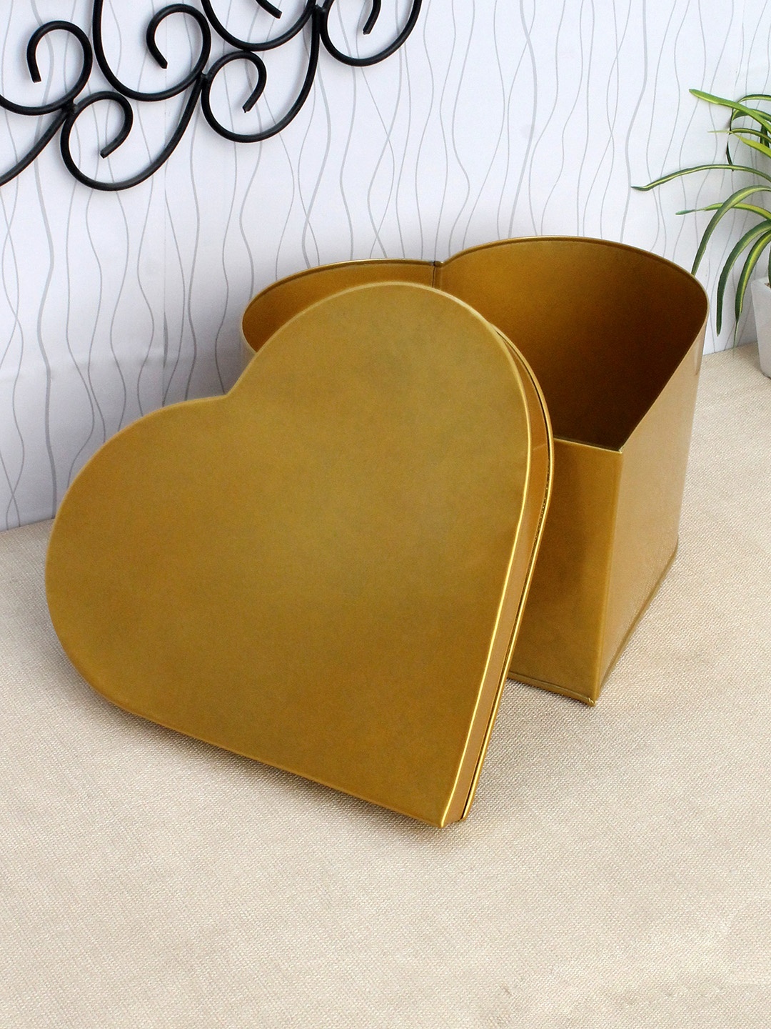 

Home Sparkle Gold-Toned Solid Heart-Shaped Water Resistant Storage Box