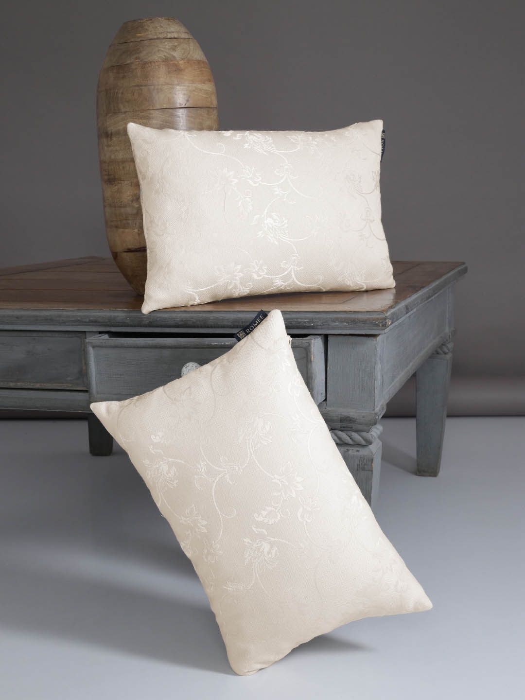 

ROMEE Cream-Coloured Set of 2 Ethnic Motifs Rectangle Cushion Covers