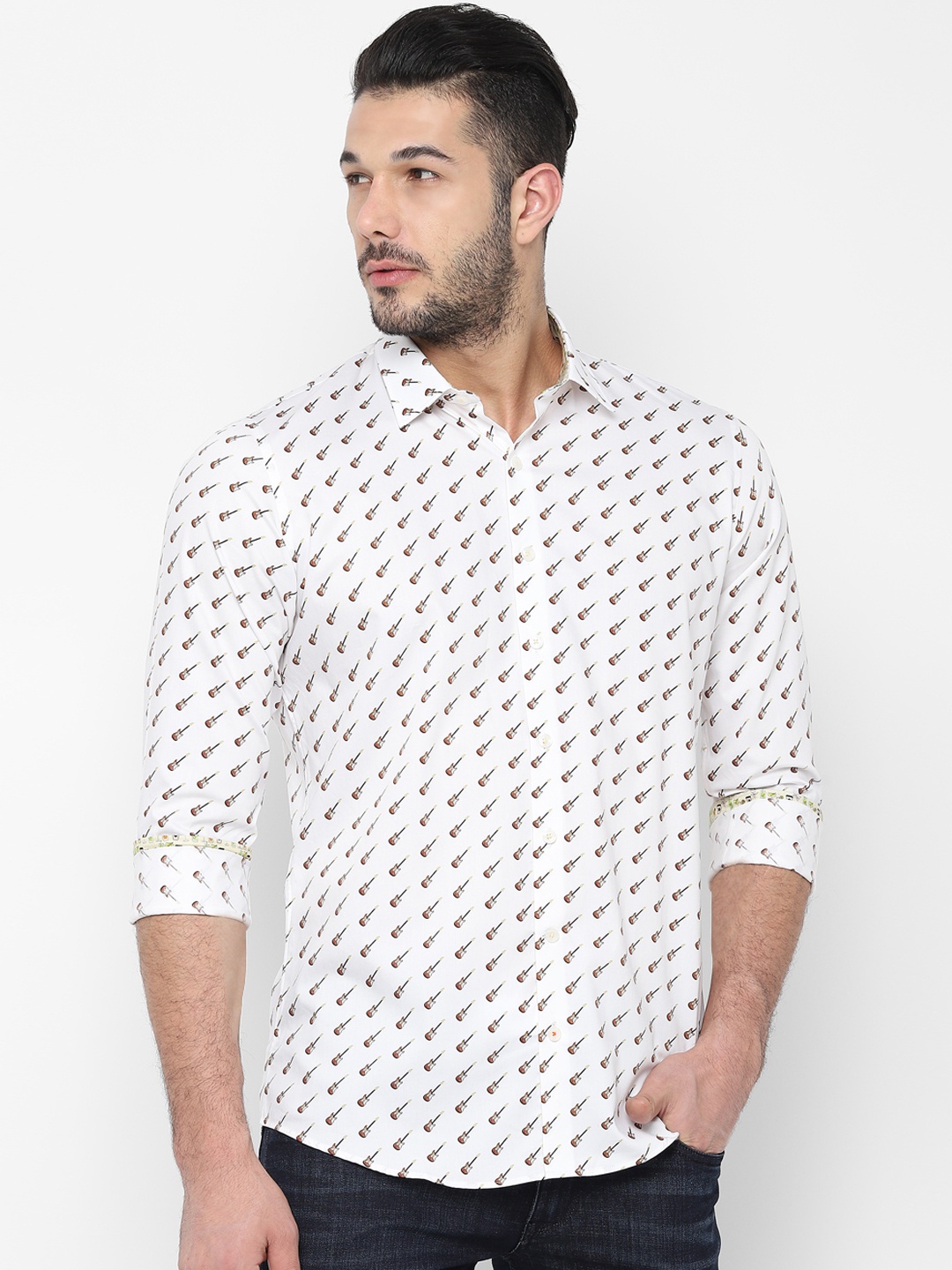 

SIMON CARTER LONDON Men White & Maroon Regular Fit Printed Casual Shirt