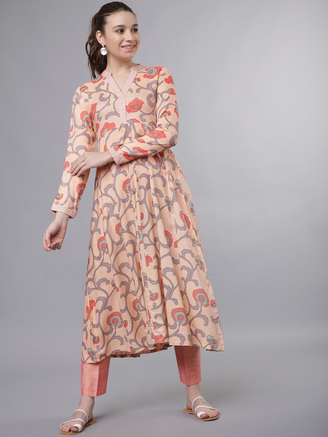 

Vishudh Women Peach-Coloured & Grey Printed A-Line Kurta