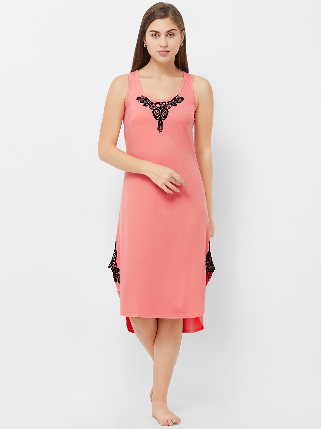 

Soie Women Pink Solid Knee Length Nightdress