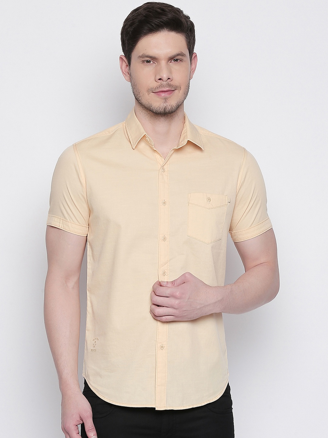 

Mufti Men Yellow Original Slim Fit Solid Casual Shirt