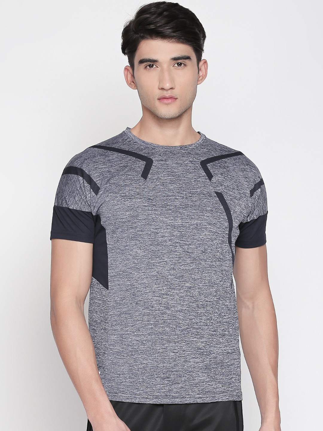 

Ajile by Pantaloons Men Blue Colourblocked Slim Fit Round Neck T-shirt