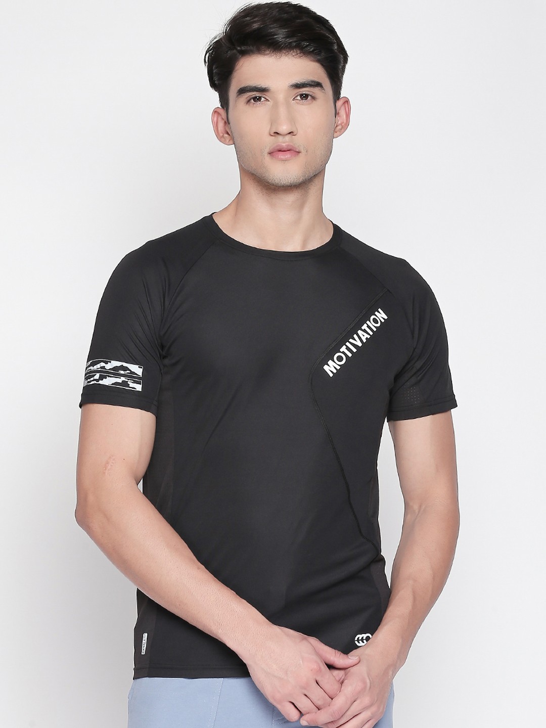 

Ajile by Pantaloons Men Black Printed Slim Fit Round Neck T-shirt