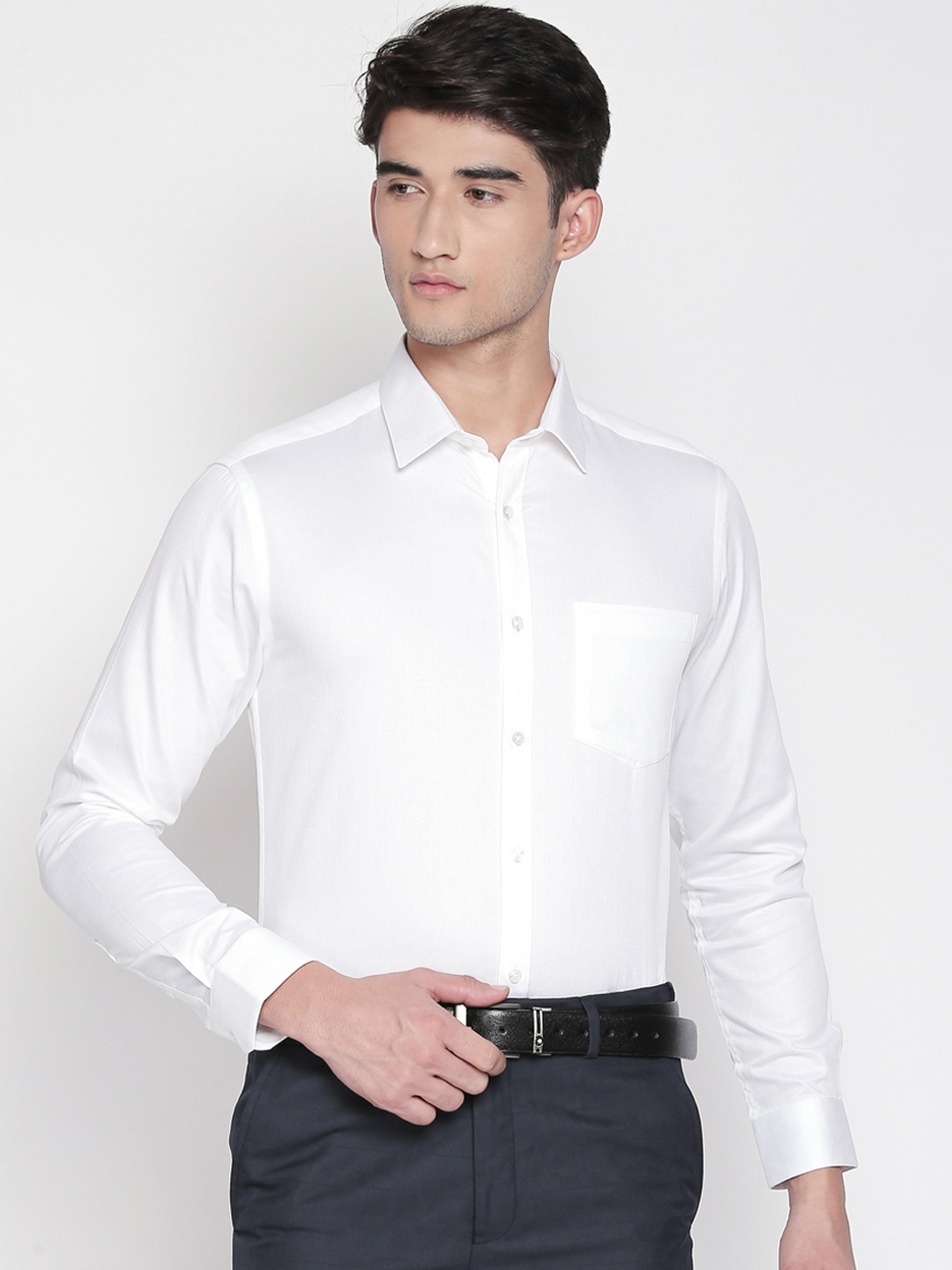 

RICHARD PARKER by Pantaloons Men White Slim Fit Solid Formal Shirt