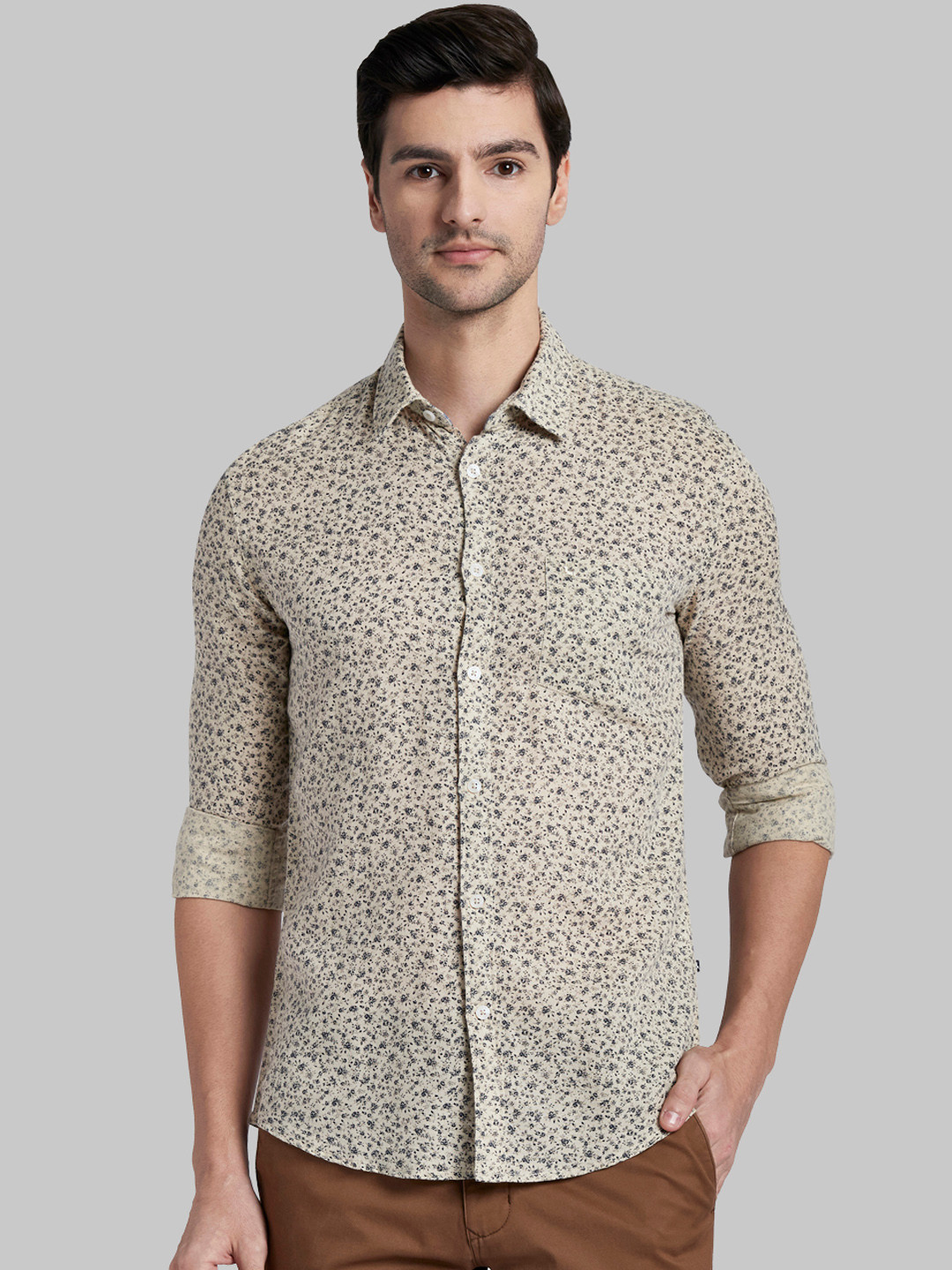 

Parx Men Beige & Blue Slim Fit Printed Casual Shirt
