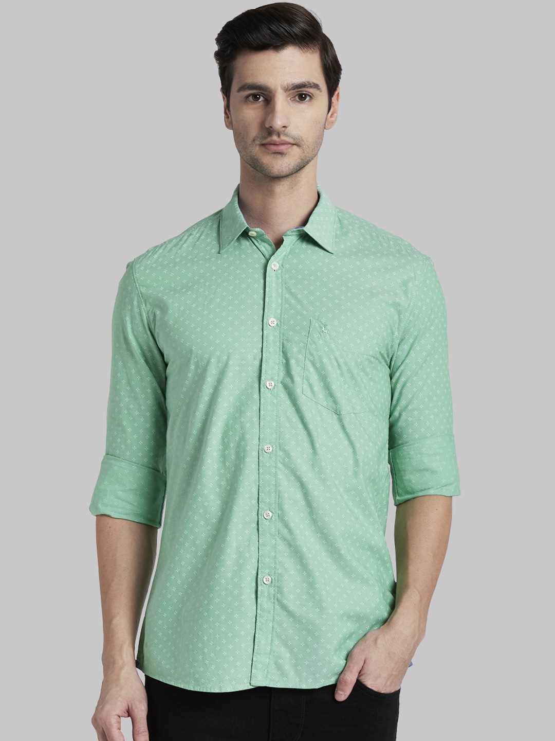 

Parx Men Green & White Slim Fit Printed Casual Shirt