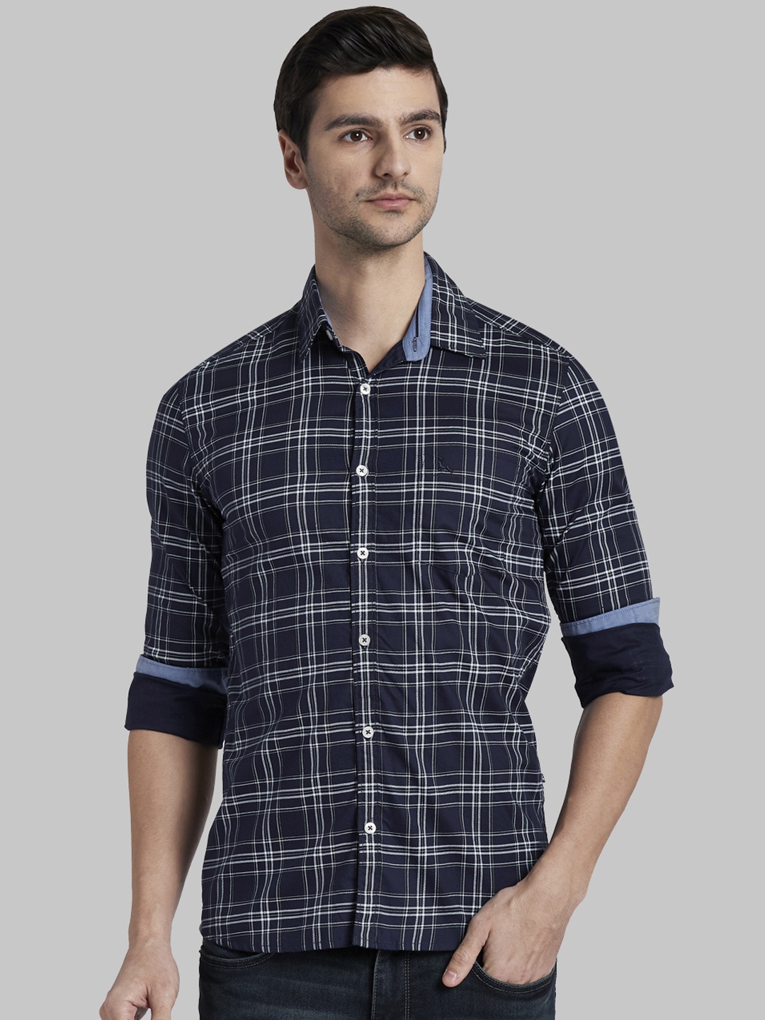 

Parx Men Navy Blue & White Slim Fit Checked Casual Shirt