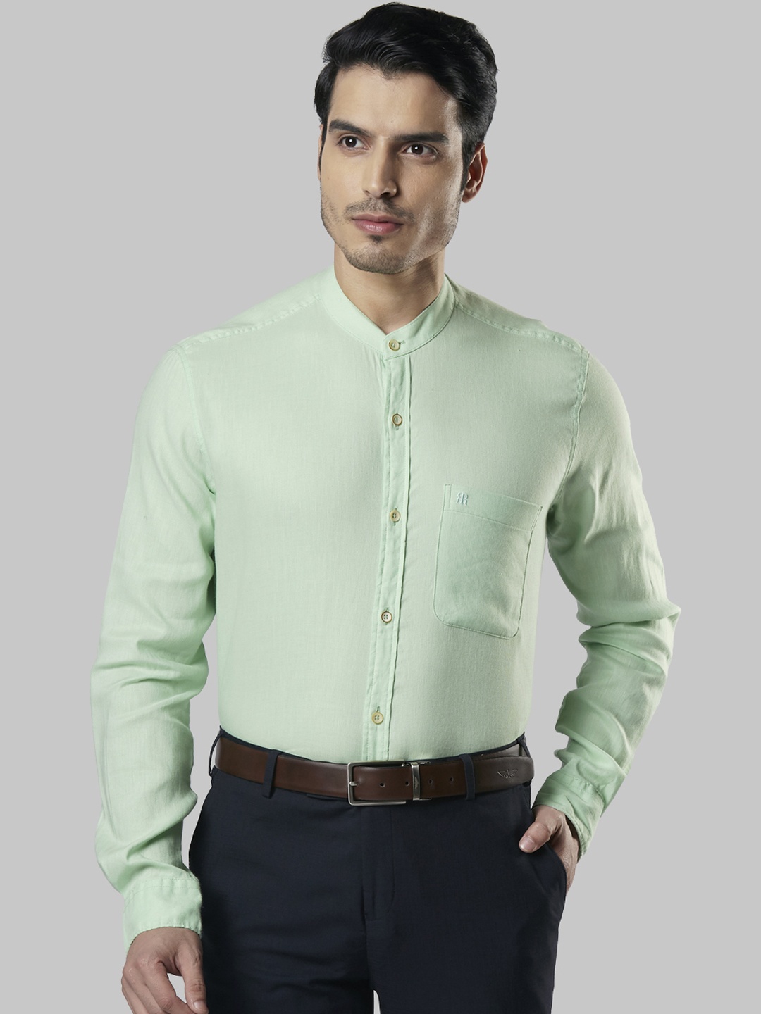 

Raymond Men Green Linen Regular Fit Solid Formal Shirt