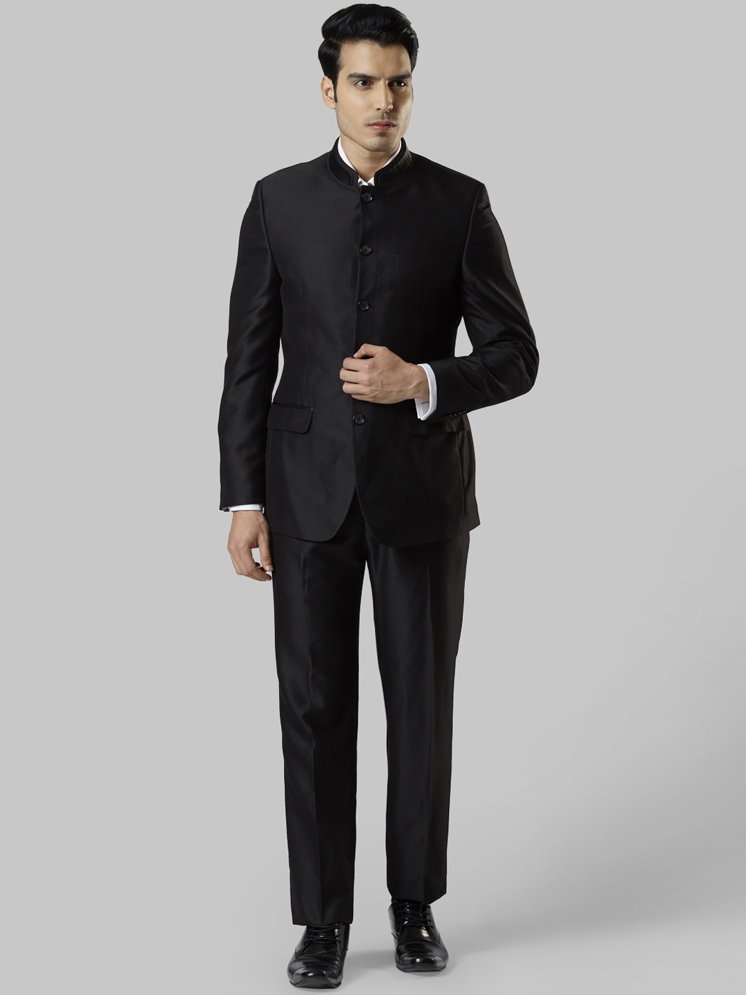 

Raymond Men Black Solid Bandhgala Ethnic Suit