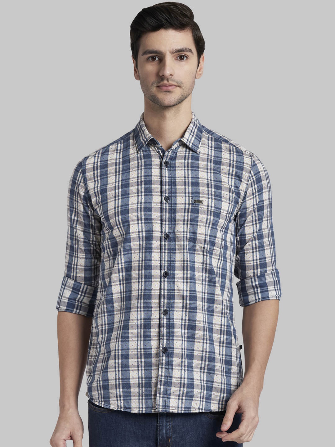 

Parx Men Beige & Blue Slim Fit Checked Casual Shirt