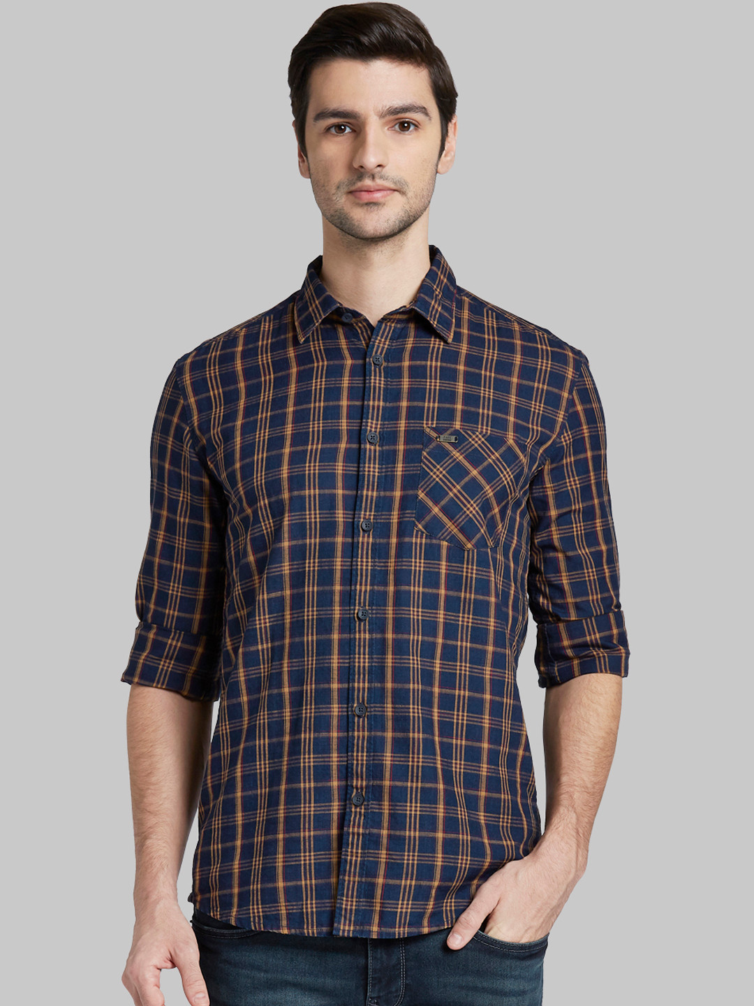 

Parx Men Navy Blue & Brown Slim Fit Checked Casual Shirt