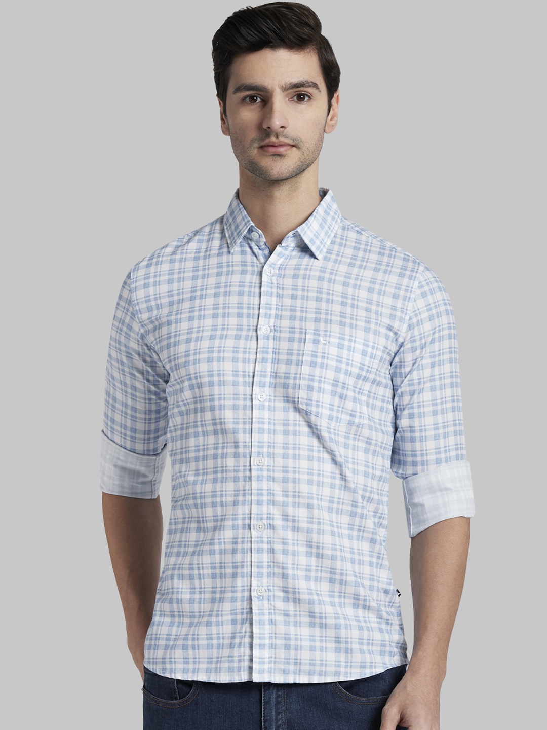 

Parx Men Blue & White Slim Fit Checked Casual Shirt
