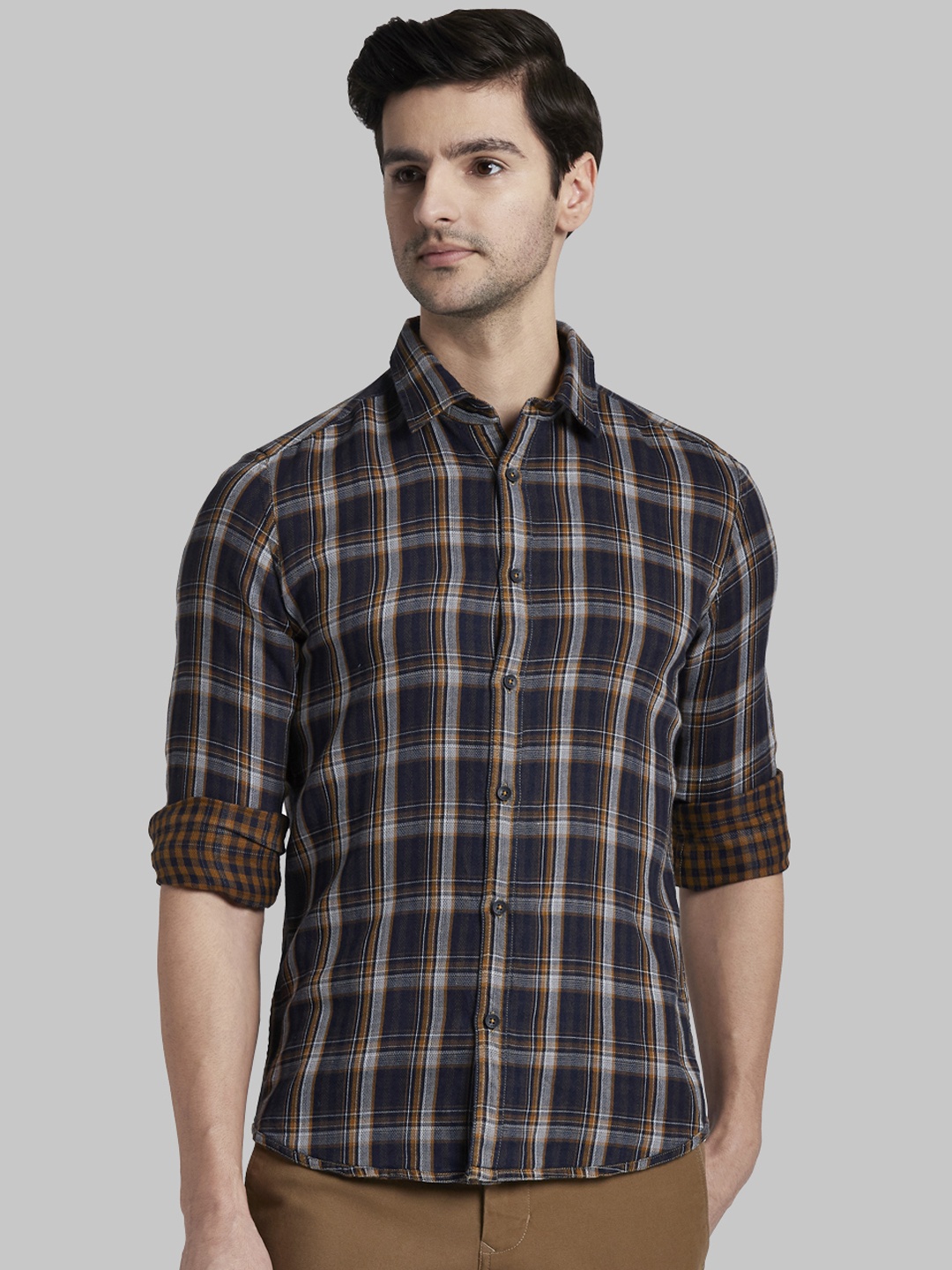

Parx Men Navy Blue & Brown Slim Fit Checked Casual Shirt