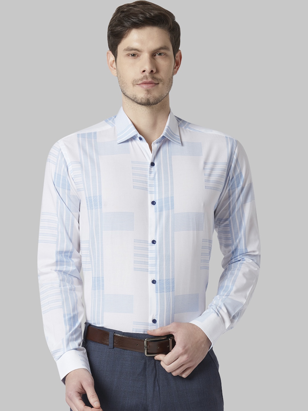 

Park Avenue Men Blue & Off-White Slim Fit Striped Formal Shirt
