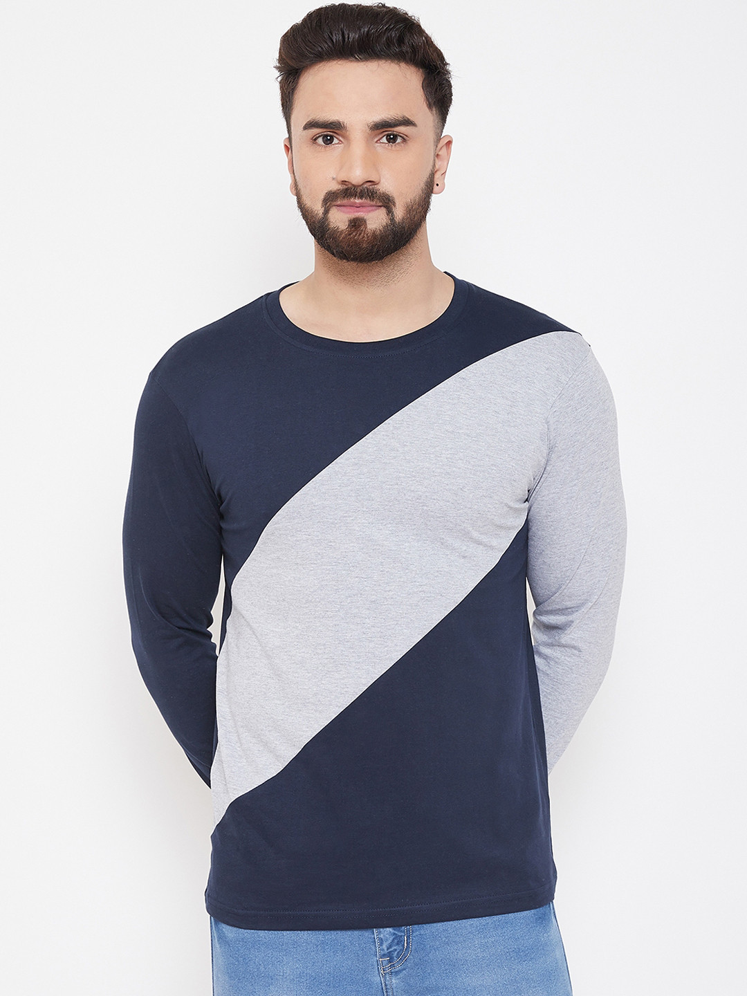 

The Dry State Men Navy Blue Colourblocked Round Neck T-shirt