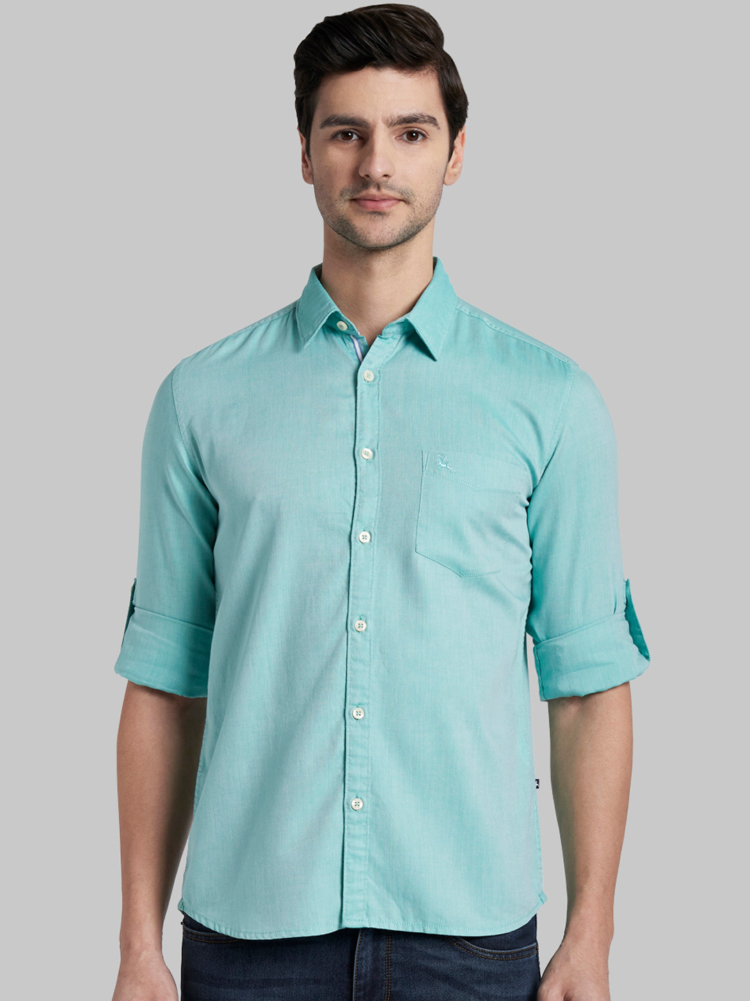 

Parx Men Green Slim Fit Solid Casual Shirt