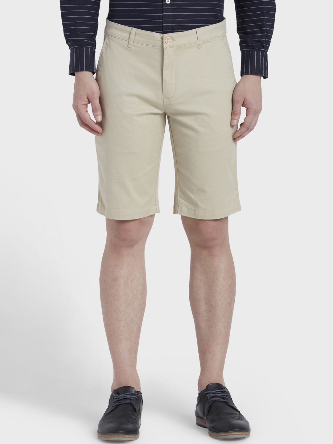 

ColorPlus Men Beige Solid Regular Fit Regular Shorts
