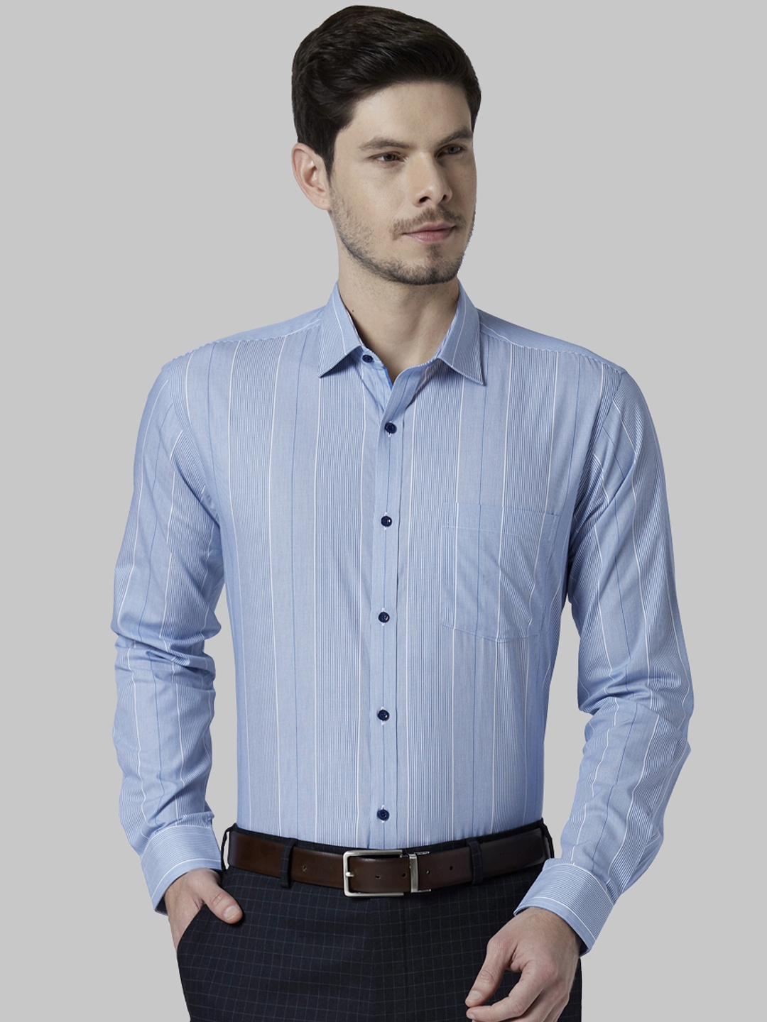 

Park Avenue Men Blue & Off-White Slim Fit Striped Formal Shirt