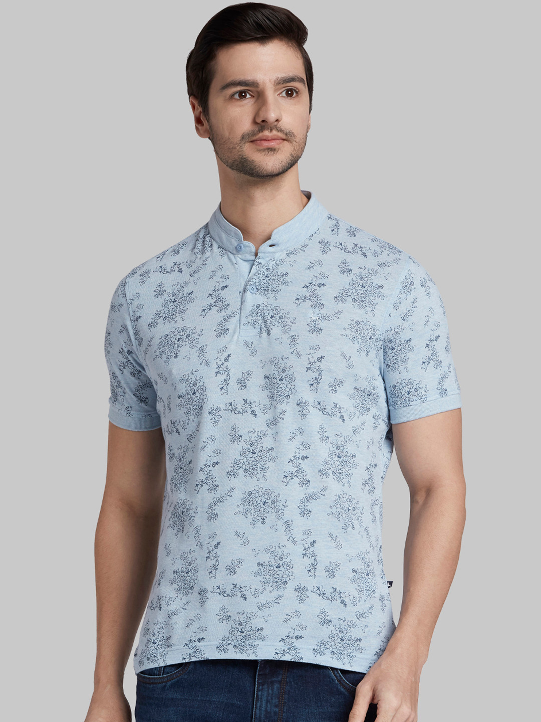 

Parx Men Blue Printed Mandarin Collar T-shirt