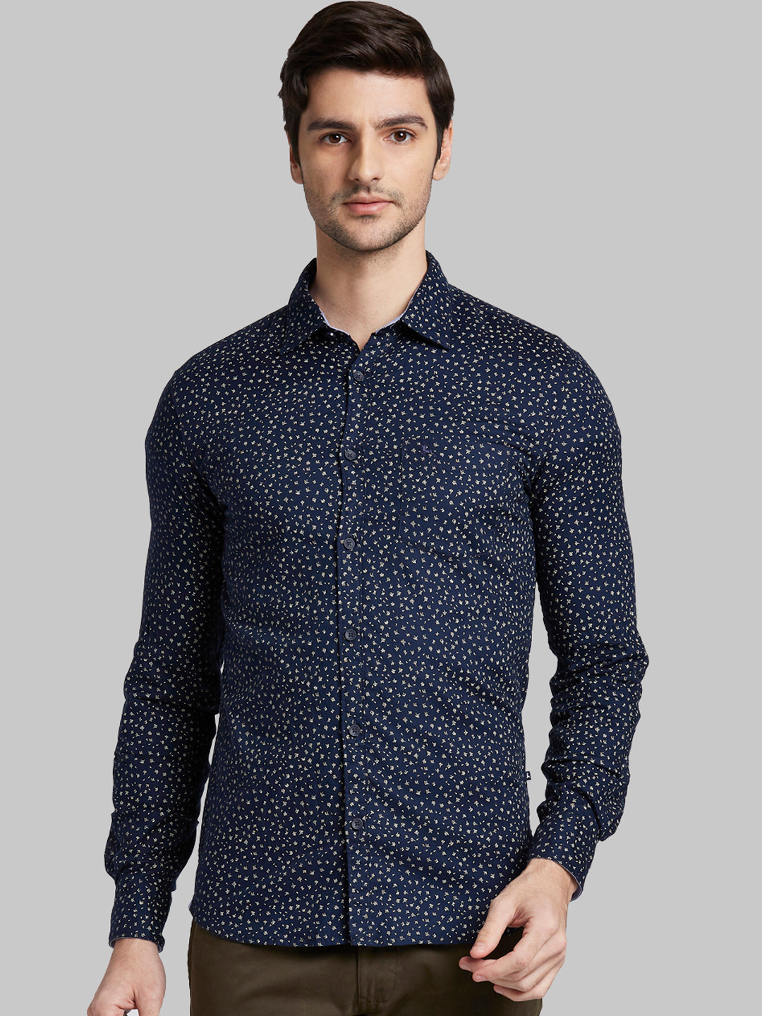 

Parx Men Navy Blue & Off-White Slim Fit Printed Casual Shirt
