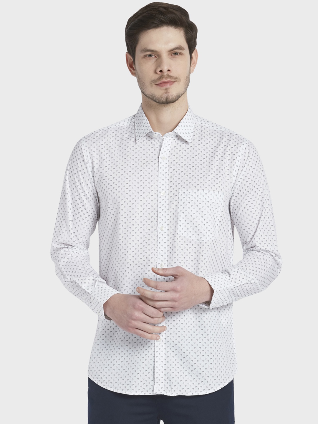 

ColorPlus Men White Tailored Fit Printed Casual Shirt