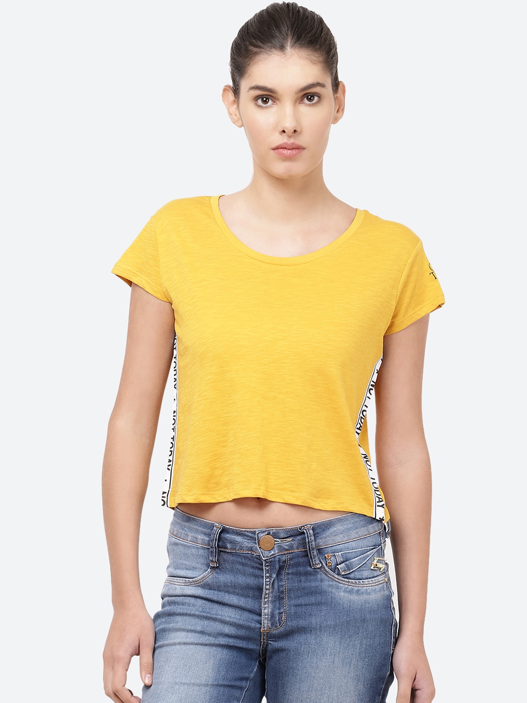 

Free Authority Women Yellow Game Of Thrones Round Neck T-Shirt