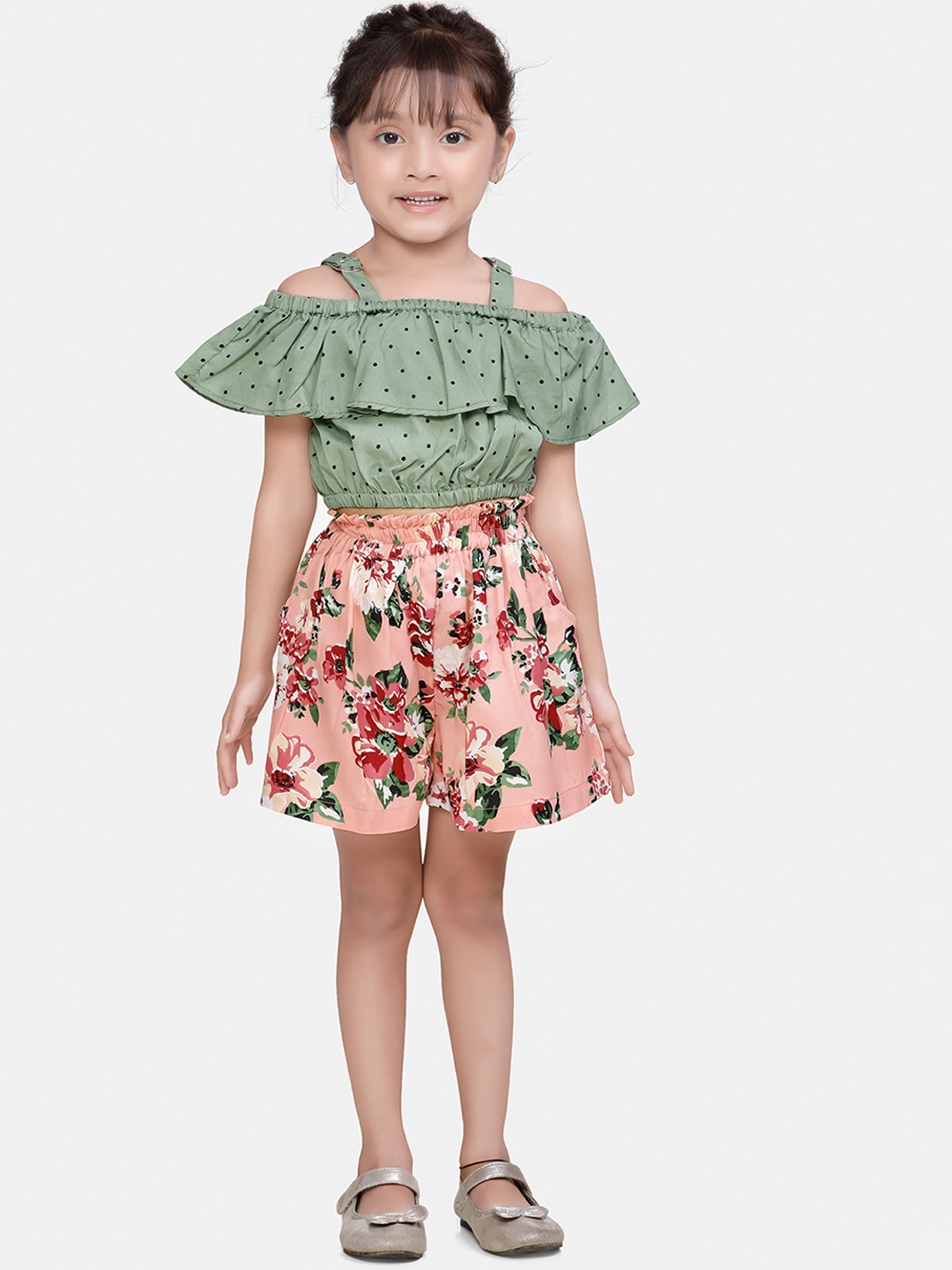 

LilPicks Girls Green & Pink Printed Top with Shorts
