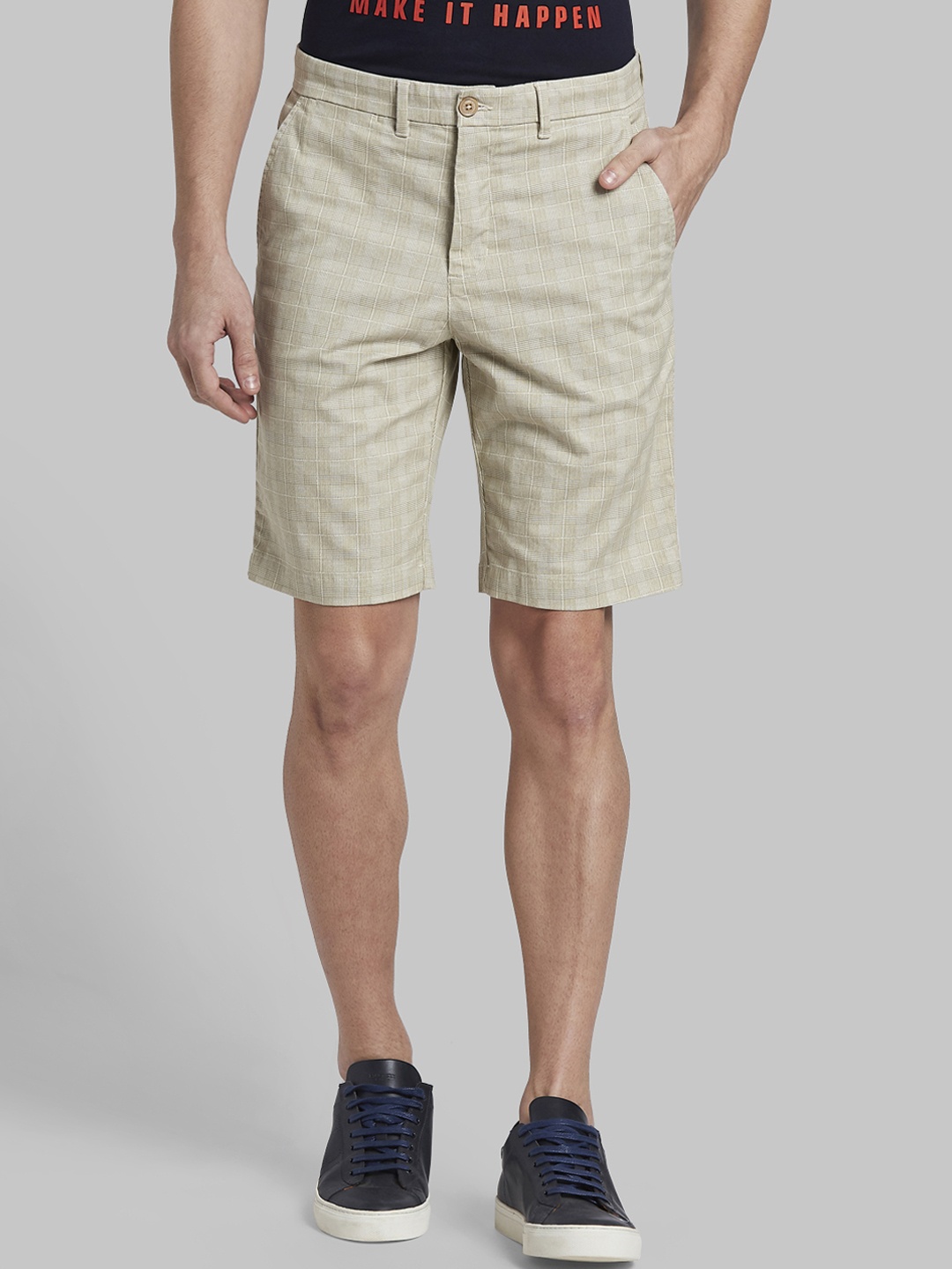 

Parx Men Khaki Checked Regular Fit Regular Shorts