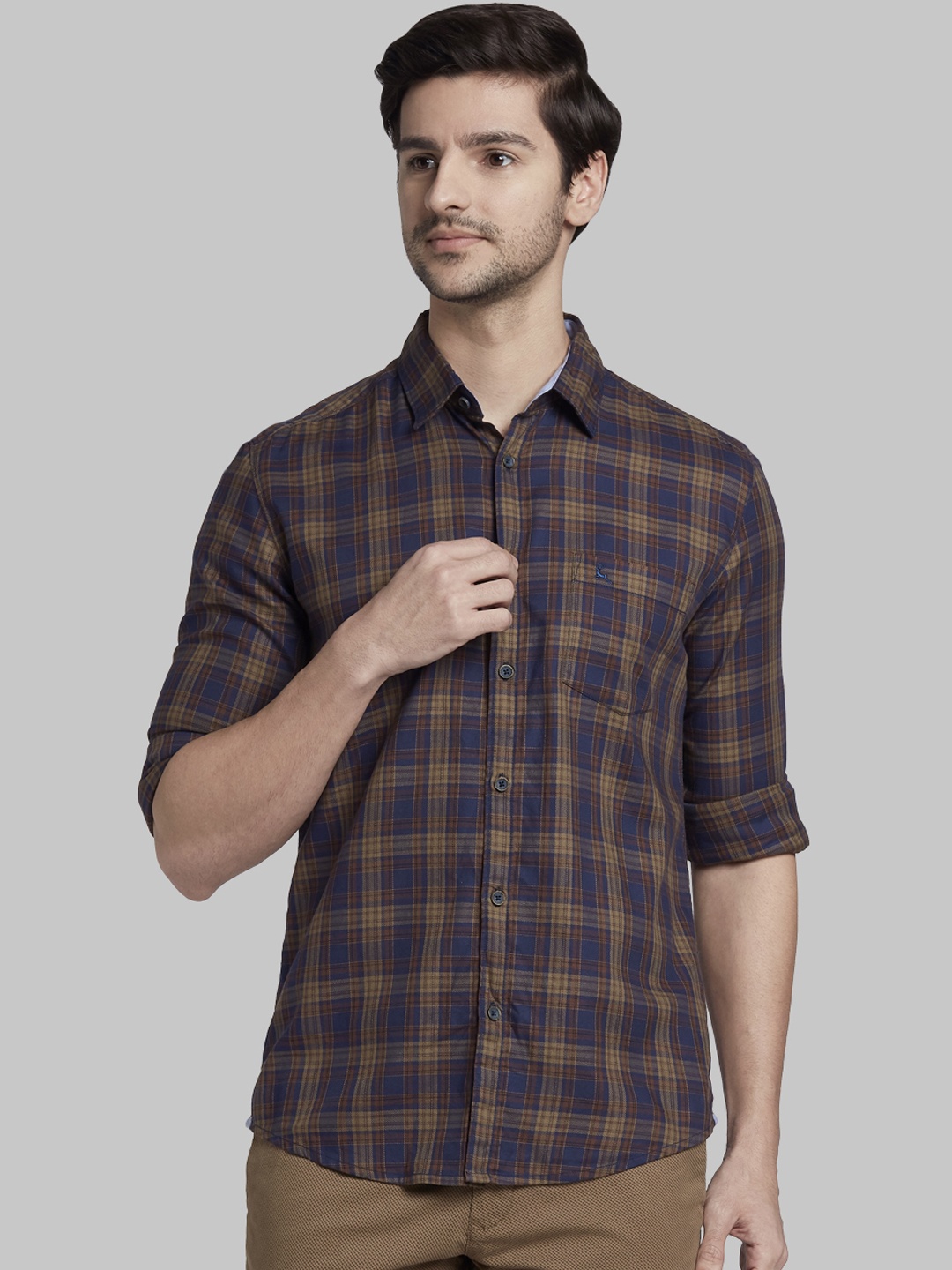 

Parx Men Brown & Blue Slim Fit Checked Casual Shirt
