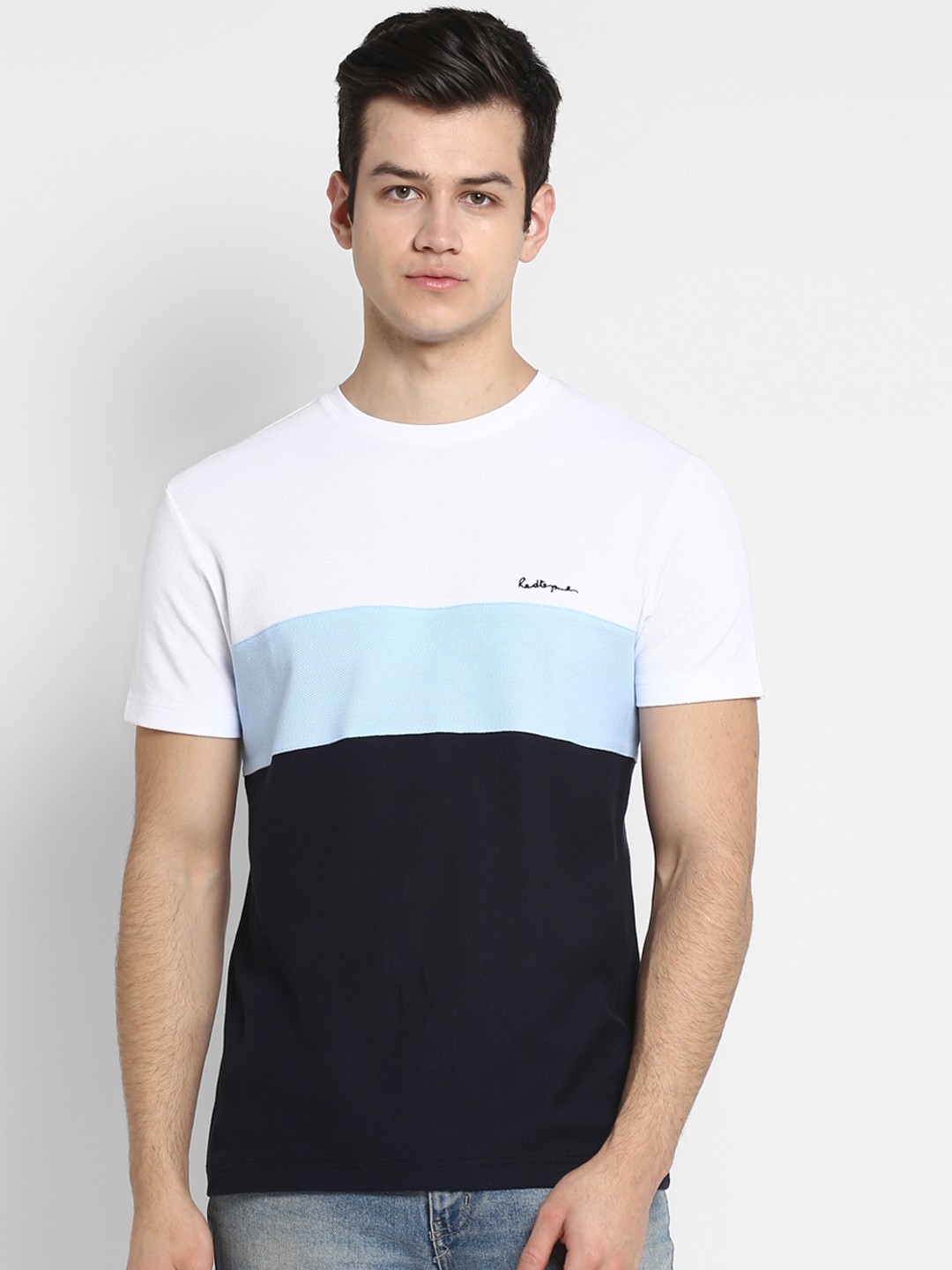 

Red Tape Men Navy Blue & White Colourblocked Round Neck T-shirt