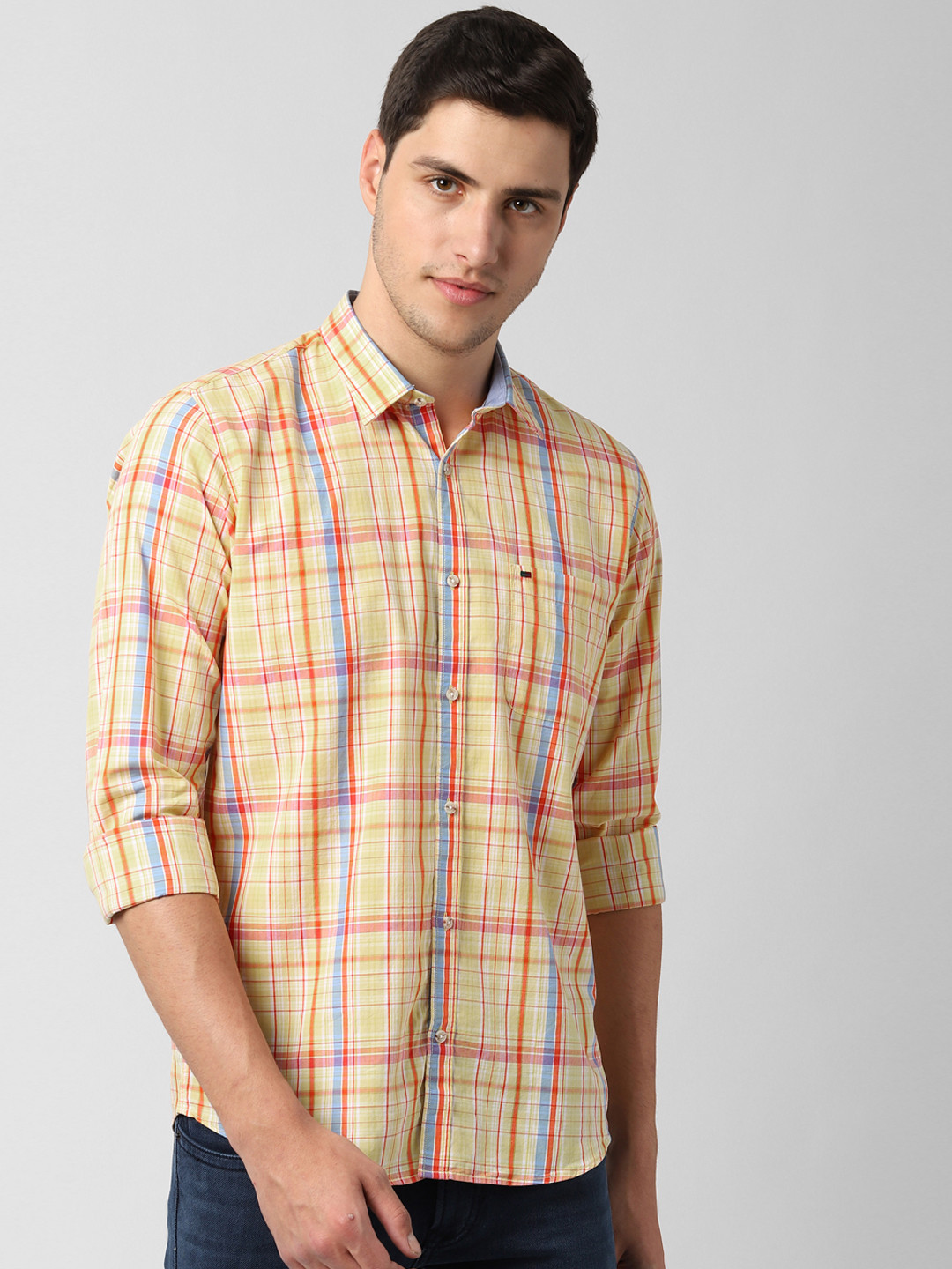 

Peter England Casuals Men Yellow & Pink Slim Fit Checked Casual Shirt
