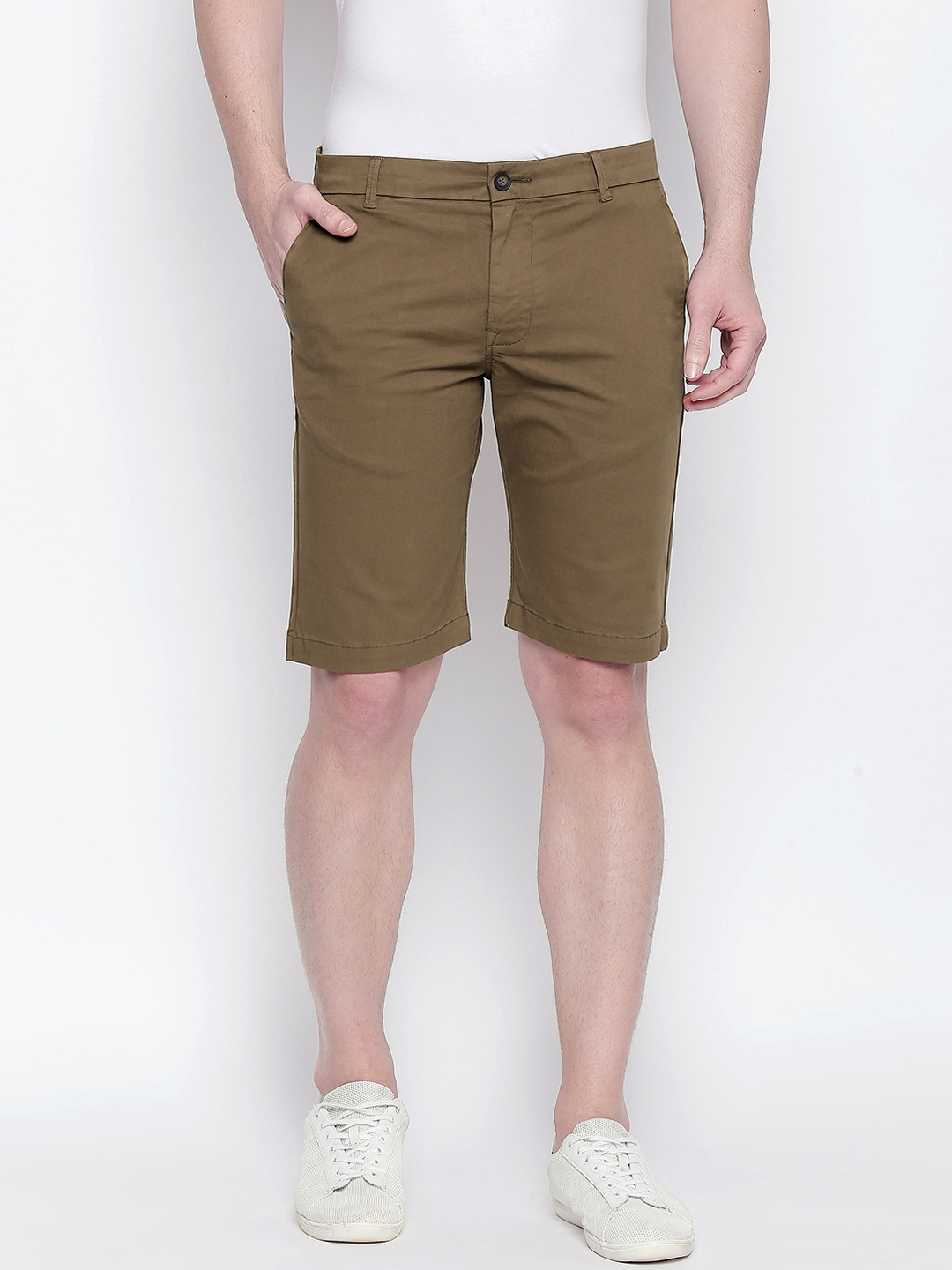 

Basics Men Brown Solid Regular Fit Regular Shorts