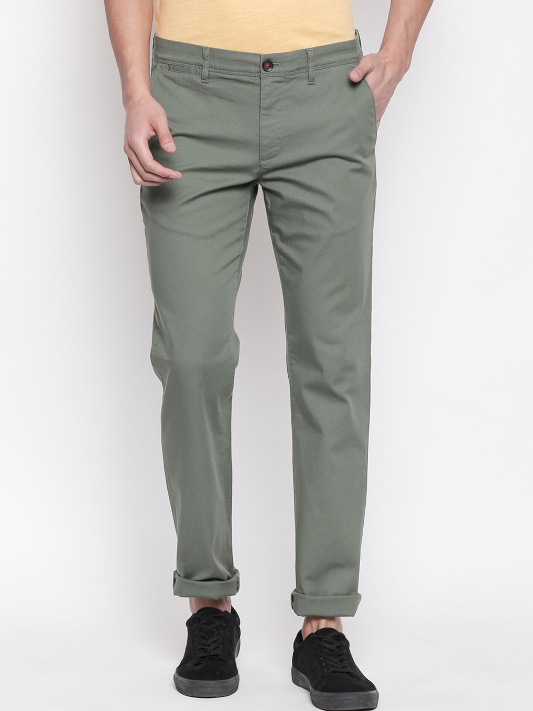 

BYFORD by Pantaloons Men Green Slim Fit Solid Regular Trousers