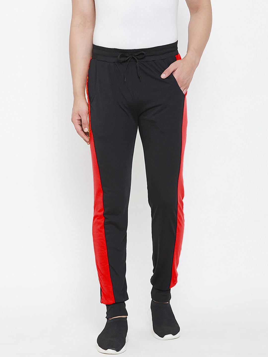 

CHROME & CORAL Men Black & Red Colourblocked Straight-Fit Joggers