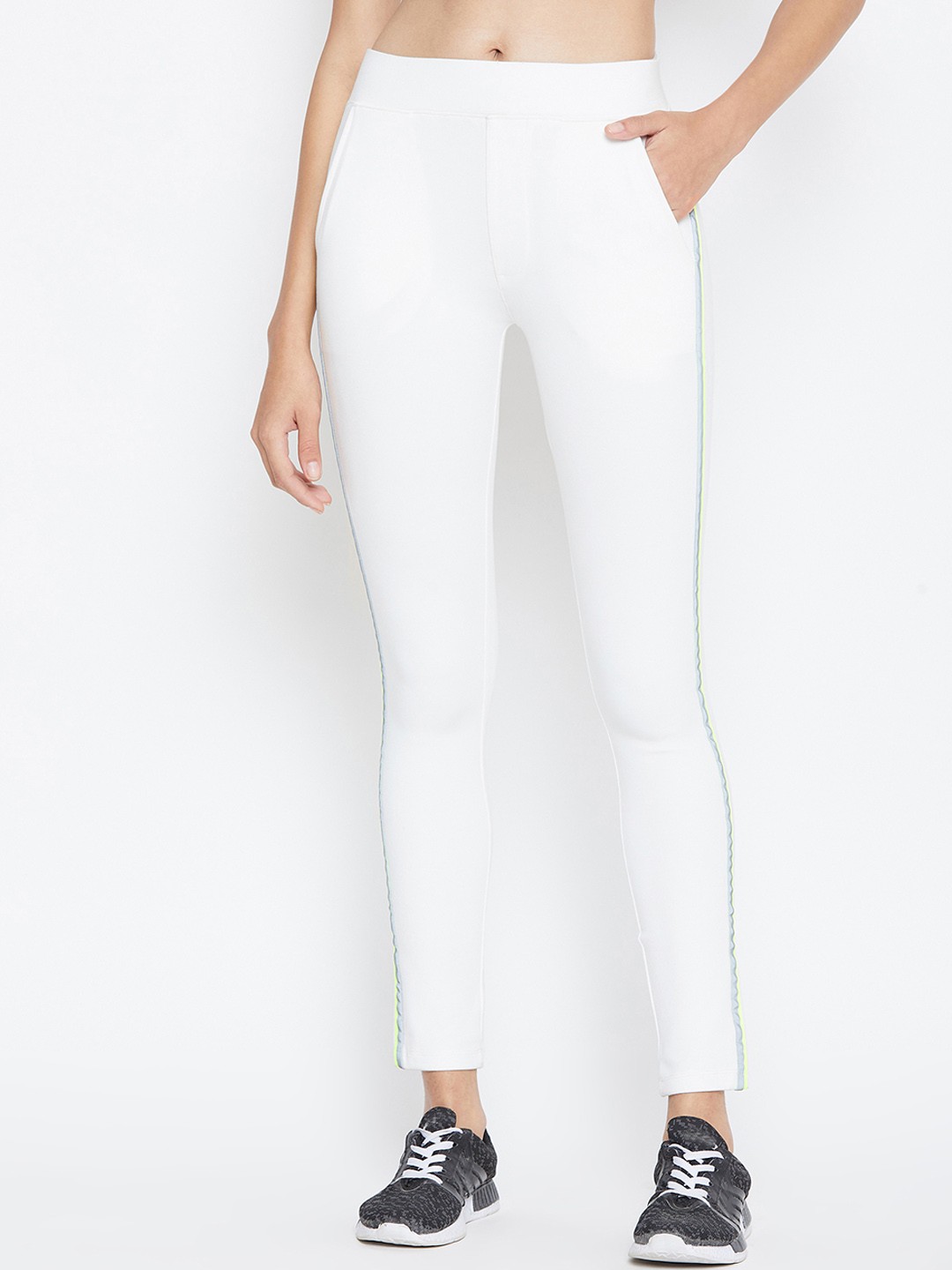 

PERFKT-U Women White Solid Outdoor Tights
