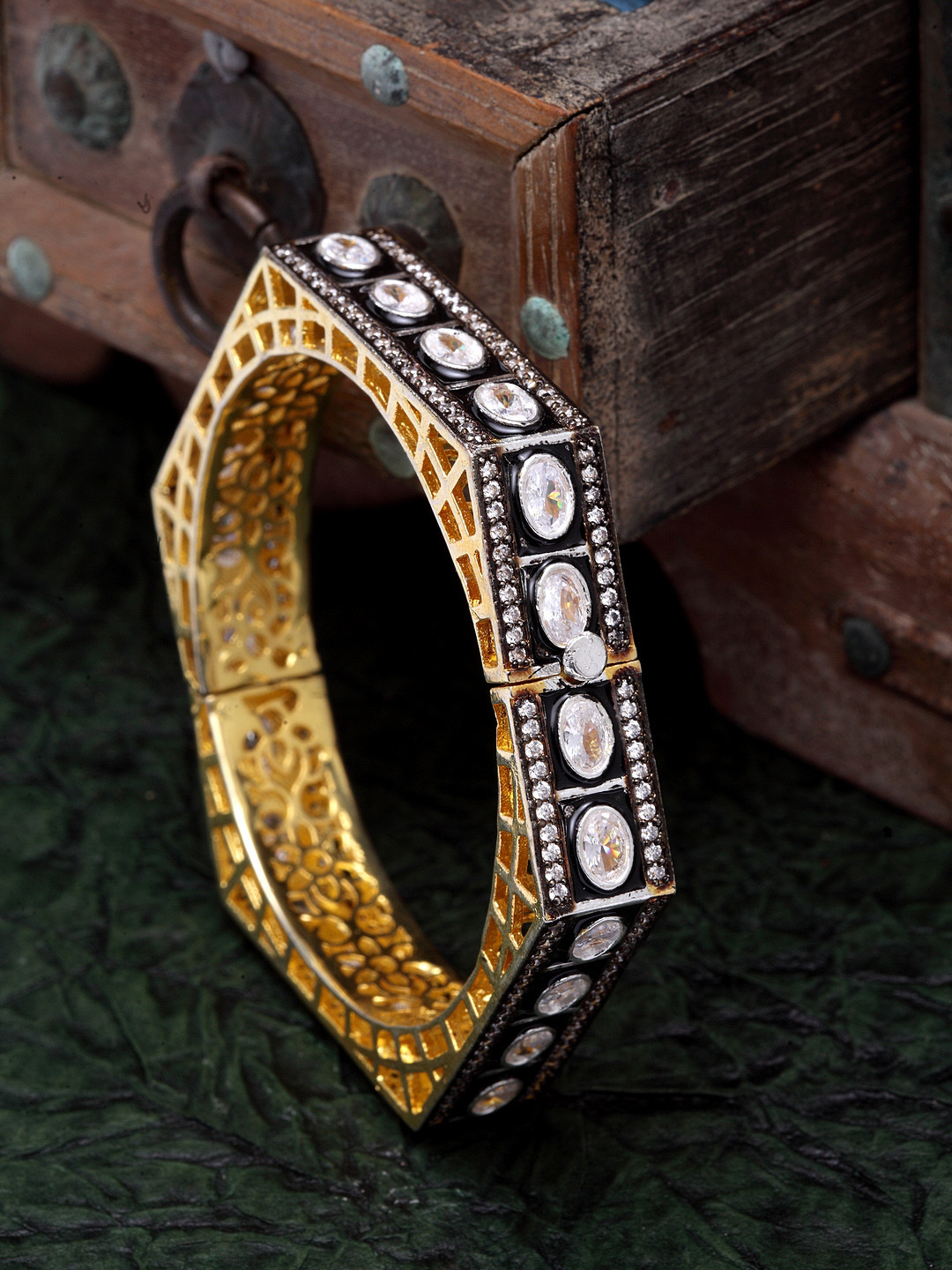 

DUGRISTYLE White & Black Gold-Plated Cuff Bracelet