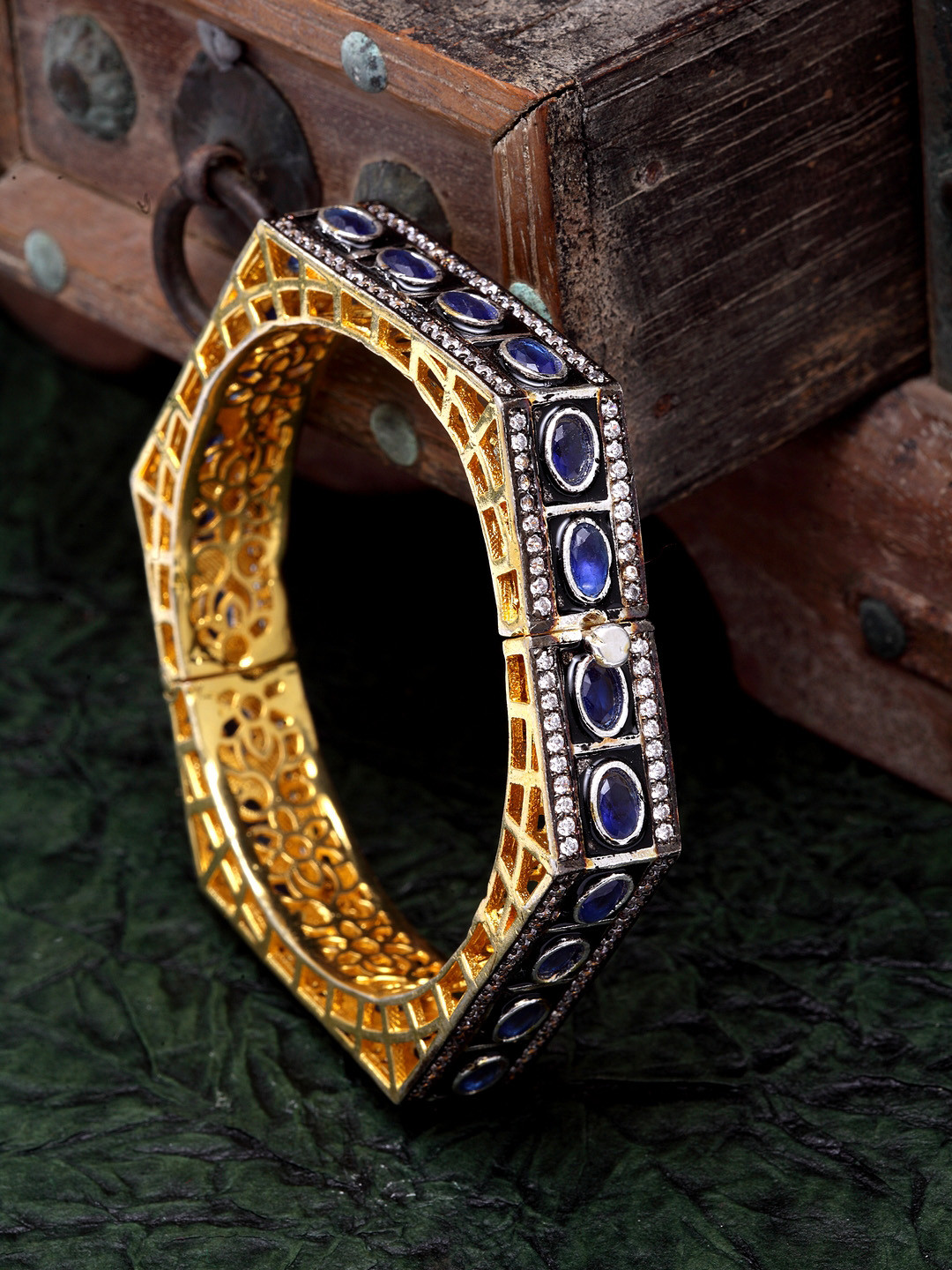 

DUGRISTYLE Blue Gold-Plated Cuff Bracelet
