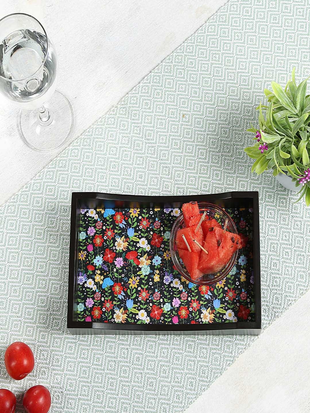 

Crayton Multicolored MDF Small Rectangular Serving Tray, Multi