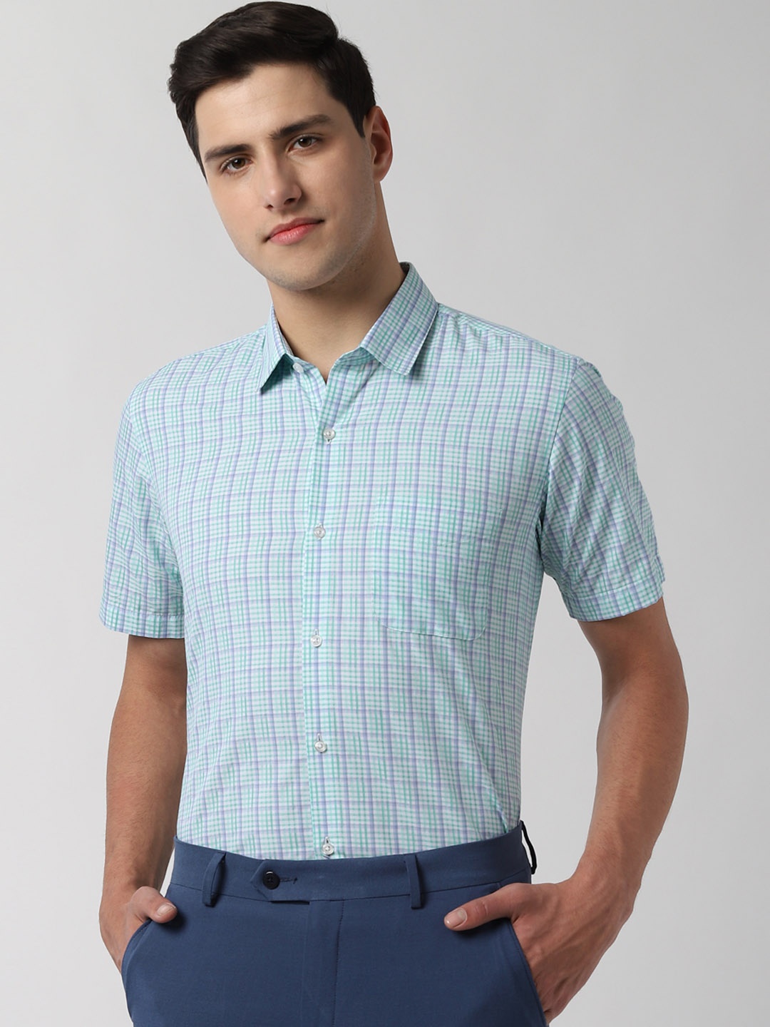 

Peter England Men Blue Regular Fit Checked Formal Shirt